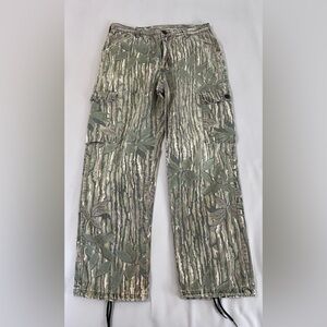 Vintage Men's Realtree Camo Cargo Pants Hunting Size 34-36 Adjustable Inseam 29”